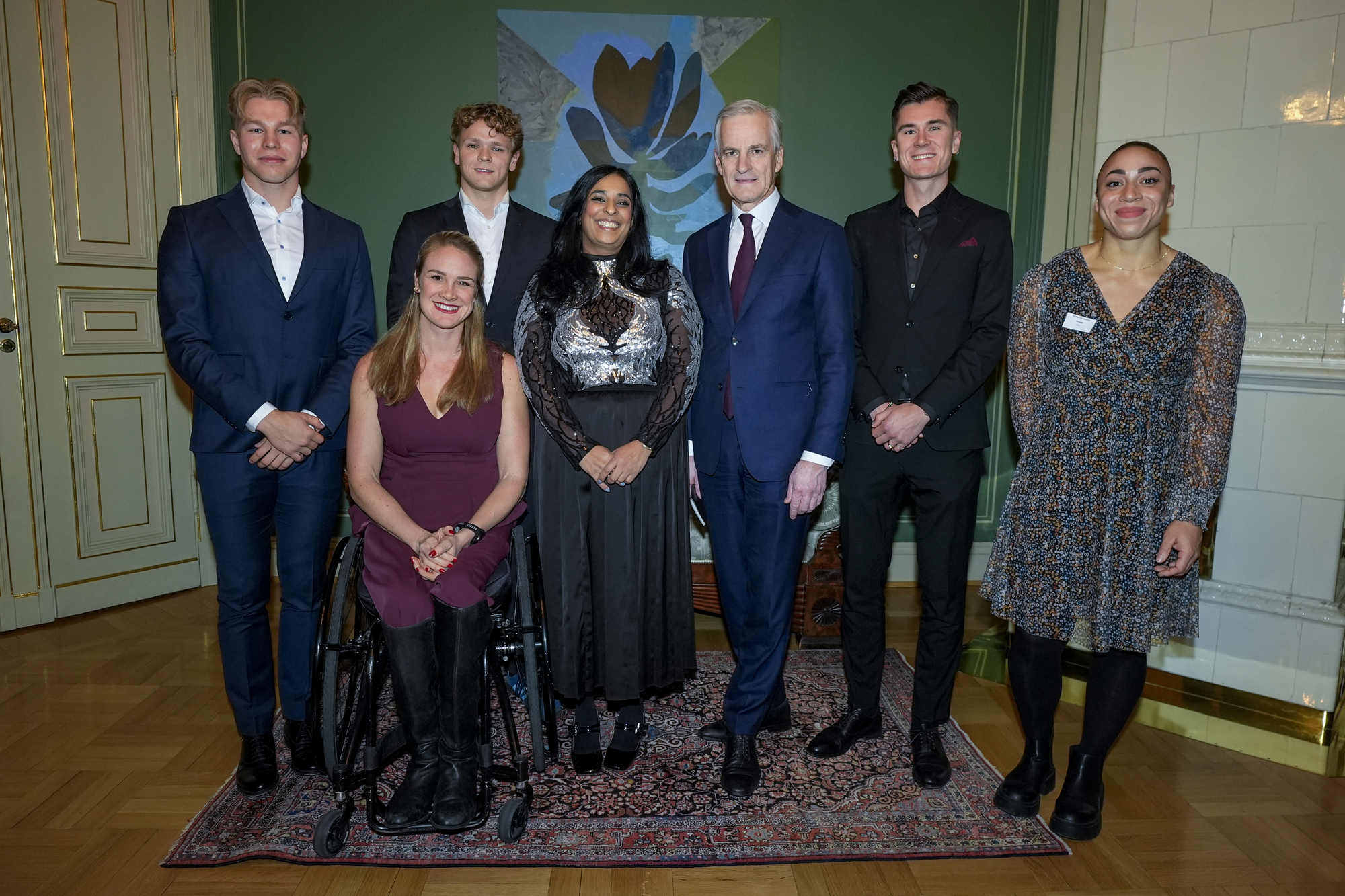 T.v. Markus Rooth, Fredrik Solberg, Birgit Skarstein, Lubna Jaffery, Jonas Gahr Støre , Jakob Ingebrigtsen og Solfrid Koanda.